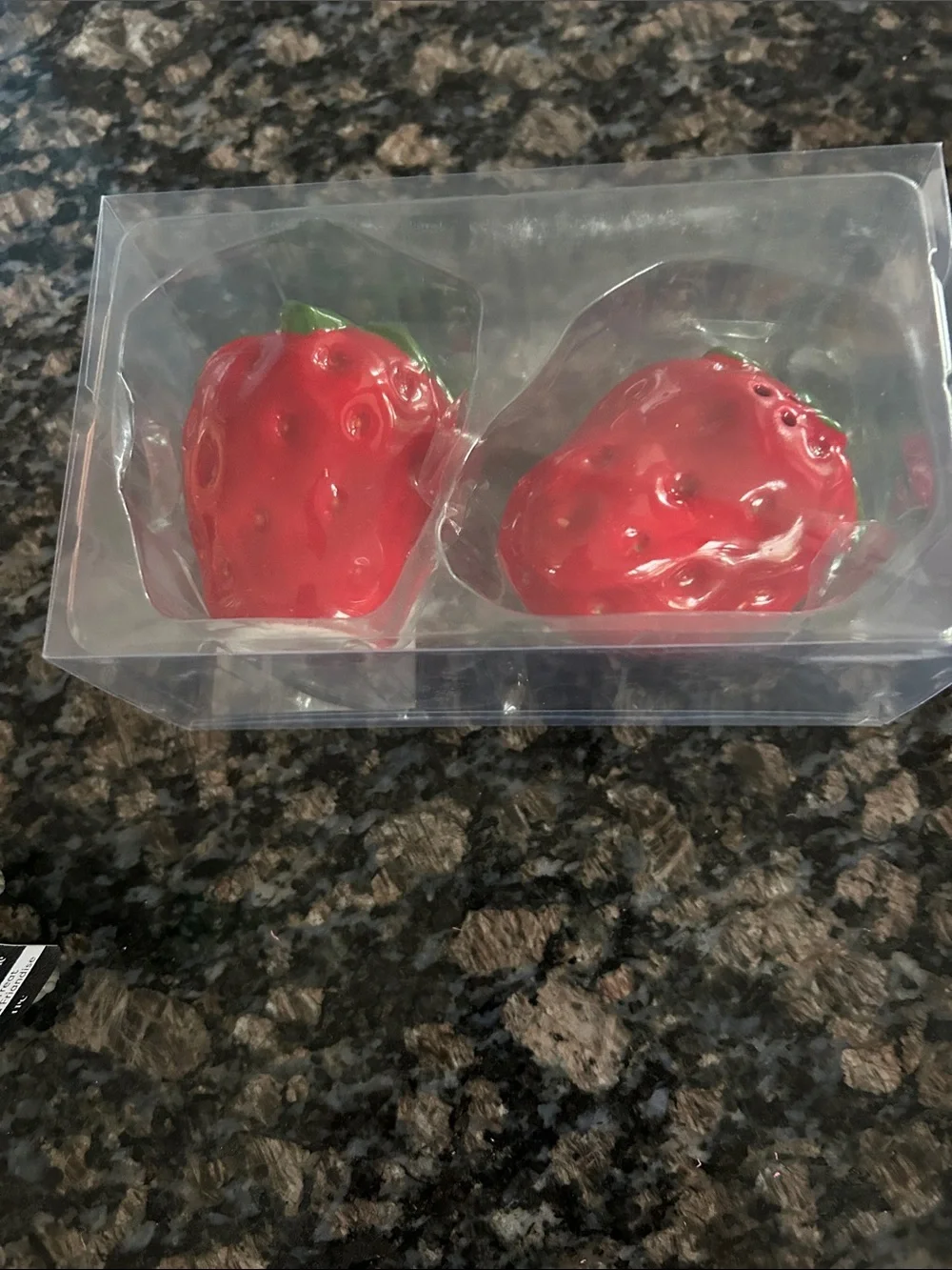 ASHLAND STRAWBERRY SALT & PEPPER SHAKER SET NWT